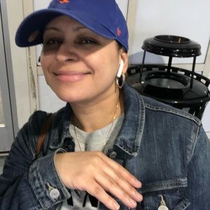 Meet your Posher, Manuela